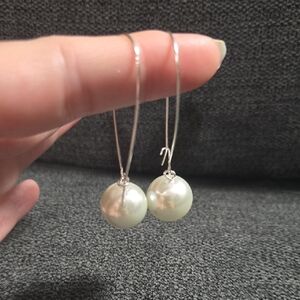 Avon‎ Pearlesque Drop Earrings